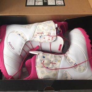 NEW Burton Mont Snowboarding Boots
